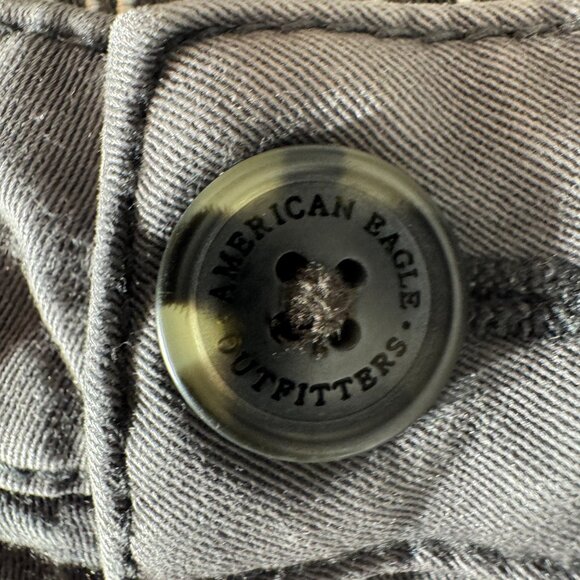 American Eagle Gray Midi Twill Super Stretch Shorts Size 6 - Picture 4 of 9